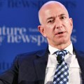 Džef Bezos se vraća poslu posle raskošnog venčanja: Prodao "Amazonove" akcije za 737 miliona dolara, potreban mu novac za ovo…
