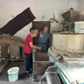 Lekar i profesor iz Čačka obnovili staru vodenicu: Dobili je na poklon od babe, prave brašno po starinskom receptu