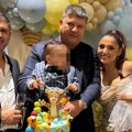 Baloni, ogromna torta na 3 sprata i bajkovita dekoracija: Gala proslava prvog rođendana sina Nadice Ademov