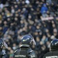 Haos: Ministarstvo sporta traži da nadležni u Srbiji hitno reaguju posle međusobne tuče navijača i igrača (video)