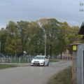 Užas kod Lipljana: Jezivi grafiti osvanuli na banderama u blizini srpske osnovne škole