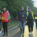 Štafeto pešačenje Novopazaraca do Novog Sada: Obezbeđena policijska pratnja kolone, večeras stižu u Ušće