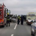 Четири особе погинуле у саобраћајној несрећи на путу Рума-Ириг