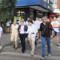 Pravosnažno osuđeni Leskovčanin šetao sa Bogoljubom Karićem, Pokret snaga Srbije tvrdi: „Ne poznajemo ga!“