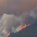 (Video) Pakao na crnogorskom primorju! Vetar širi vatru ka naseljima, vatrogasci na izmaku snaga: "Situacija se naglo…