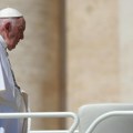 Papa Franja je operisan Oglasio se Vatikan
