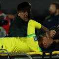 Uplakani Nejmar na nosilima iznet sa terena! Stravična povreda slavnog Brazilca, za njega je sezona gotova! (video)