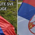 Hrvata Ivana digli u nebesa zbog svog gesta prema srpskoj zastavi: Ovo je prvo uradio kada ju je video na podu