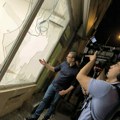 Stanari Cvijićeve i građani povicima "uaa" ispratili Vučića iz izlupanih stranačkih prostorija (VIDEO)