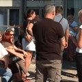 Roditelji protestovali, direktor škole se zaključao u toalet i izašao u pratnji policije