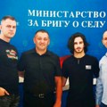 Seoske kuće za aleksu i Sašu u paraćinskoj opštini: Potpisani ugovori u Ministarstvu za brigu o selu