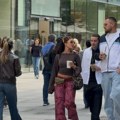 Pevačica uhvaćena sa reperom, krili se mesecima: Roditelji joj zaradili milione, a ona šeta u ovom izdanju