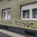 Uklonjen grafit “Blokaderi ustaše” sa kuće aktivistkinje novosadskog tima Kreni-promeni