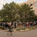 Veliki redovi za davanje potpisa za Studentsku listu u Novom Sadu (FOTO, VIDEO)