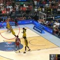 (VIDEO) Deža vi: Madar sa celog terena uz zvuk sirene!