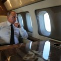Putin nije mogao da sleti u Moskvu: Dronovi paralisali aerodrome, predsednički avion morao u Sankt Peterburg