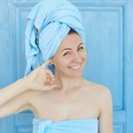 Trikovi koji će vam pomoći da se oslobodite vode u ušima nakon kupanja