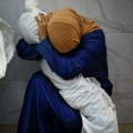 Nagradu World Press Photo osvojila fotografija Palestinke s telom devojčice u naručju