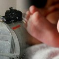 Snimljen jeziv trenutak kada je otac bacio novorođenče u kontejner u Grčkoj: Tvrdi da je beba rođena mrtva