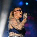 „Malo teže sam se kretala sa svim tim, ali postavila sam sebi cilj“: Lepa Brena zakazala šesti koncert u Zagrebu i…