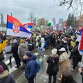 VIDEO Kao da cela Srbija dolazi u Kragujevac: Pojavio se snimak koji govori sve, građane nije obeshrabrila gužva