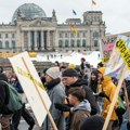 Tagesšpigel: Više od 30.000 ljudi protestovalo u Berlinu protiv desničara