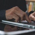Dobio otkaz kada su šefovi videli šta je pretraživao na internetu: Da li je ovo najgluplja greška ikada?