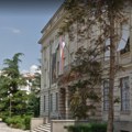 Leto na Trgu Galerija u Novom Sadu posvećeno Daliju