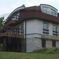 Ovu kuću kod milivoja ne greju ni na nuli! A i ne kreče je nikad! Evo od čega je kad u zidovima nema ni grama cementa a ekser…