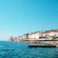 Imali vrele intimne odnose ispred hotela u Sloveniji: Sve je eskaliralo kad je muškarac počeo da ih snima, morala policija da…