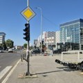 Unapređena bezbednost saobraćaja na raskrsnici Bulevara kraljice Marije i Dimitrija Tucovića