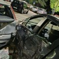 Automobil se prevrtao 50 metara pa udario u parkirani „Pežo“: Udes u Dubočici probudio stanare