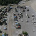 Spasioci izvlače preživele posle katastrofalnih poplava u Nepalu i Kini, poginulo gotovo 600 ljudi