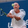 “Oseća se miris marihuane, US open počinje da liči na zoološki vrt“