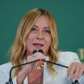 Italija zabranila burke i nikab u školama i ograničila broj stranaca u odeljenjima