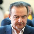 Dačić: Dva maloletnika privedena zbog paljenja zaštitne mreže na Obilićevom vencu