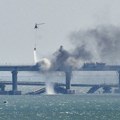 Oblaci dima kod Krimskog mosta! Čuju se eksplozije na poluostrvu VIDEO