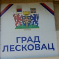 Leskovac: Neformalnim grupama građana, koje vode predsednici MZ, dodeljeno 28 miliona, projekti još nerealizovani (spisak)