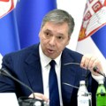 Vučić tvrdi da se brojni lekari vraćaju u Srbiju i najavljuje podsticaje za – povratak dijaspore