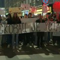 VIDEO Povik „Vučić je najbolji“ prekinuo tišinu na protestu u Leskovcu