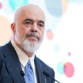 Nervni slom uživo: Edi Rama besno odgovarao na pitanja o ostavci i opsovao VIDEO