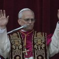 Papa Lav XIV nosio krst sa kostima četvoro svetaca, ima bogato simboličko značenje