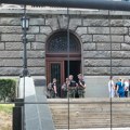 Postavljena ograda oko Skupštine Srbije: U Kosovskoj okupljanje žandarmerije i interventne policije