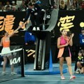 Australijan open sprečio neprijatnost na mreži: "Bez rukovanja igračica"