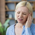 Zujanje u ušima, peckanje jezika... Simptomi menopauze koji se retko povezuju sa njom