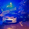 Ostali zaglavljeni u prevrnutim kućicama za naplatu parkinga i u automobilima: Kragujevački vatrogasci tokom strahovite oluje…