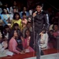 (Video) Od kože i nerca: Kaput Elvisa Prislija šiven po meri prodat na aukciji za skoro 150.000 evra
