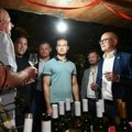 Srbija ne zaostaje u kvalitetu vina Ministar Vučević na karlovačkom Grožđenbalu, a evo šta je još posetio (foto)
