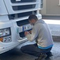 Vlada Kosova će uskoro odlučiti o ukidanju nalepnica za registarske tablice vozila iz Srbije