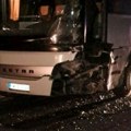 Teška saobraćajna nesreća kod Belotića: Udes autobusa i automobila, vozač teško povređen